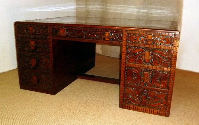 Inventive and Unique Carved Wooden Desk Inventive and Unique Carved Wooden Desk
