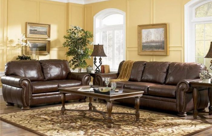 Pretty Antique Style Leather Sofas For Living Room: Couple Edition