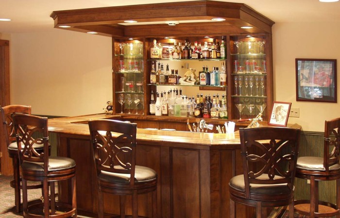 Corner Mini Bar Design in Living Room