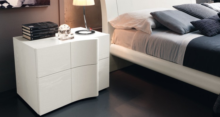 Unique Bedroom End Tables to Create Cozy Atmosphere