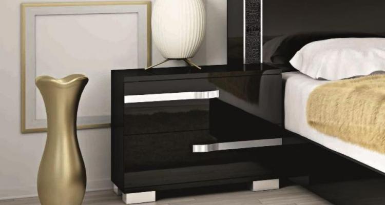 Unique Bedroom End Tables to Create Cozy Atmosphere