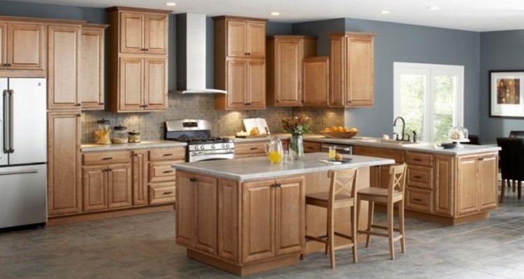 Beautiful and Elegant Kitchen Design Oak Cabinets