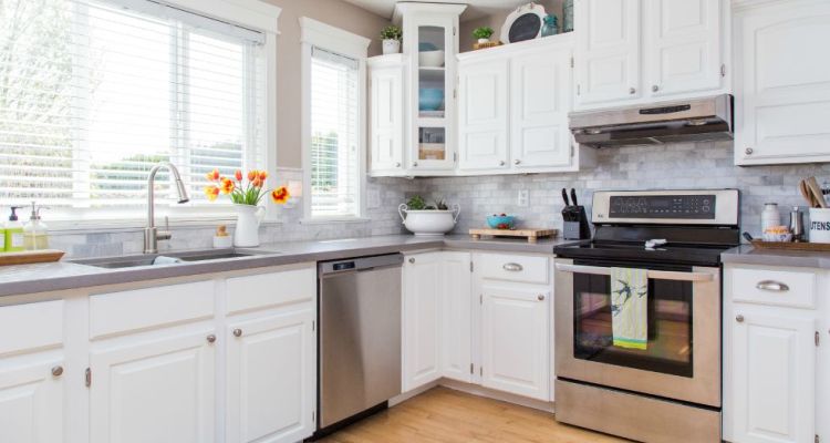 Simple White Kitchen Cabinets Design
