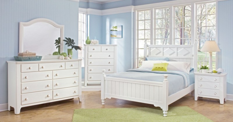 Light blue and white bedroom ideas