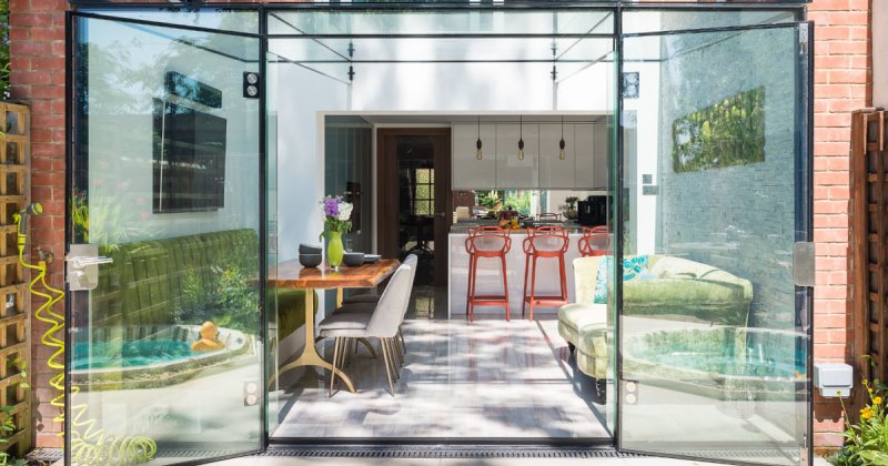 Contemporary glass kitchen extensions